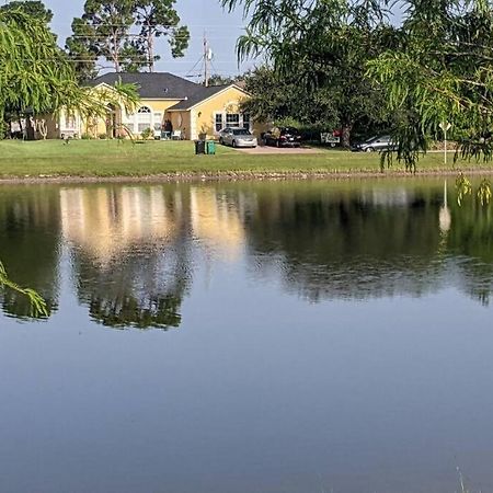 Port Saint Lucie A Little Piece Of Heaven- Peaceful Lake View Apartment- 1 Min From I95 And Turnpike Port St. Lucie Kültér fotó