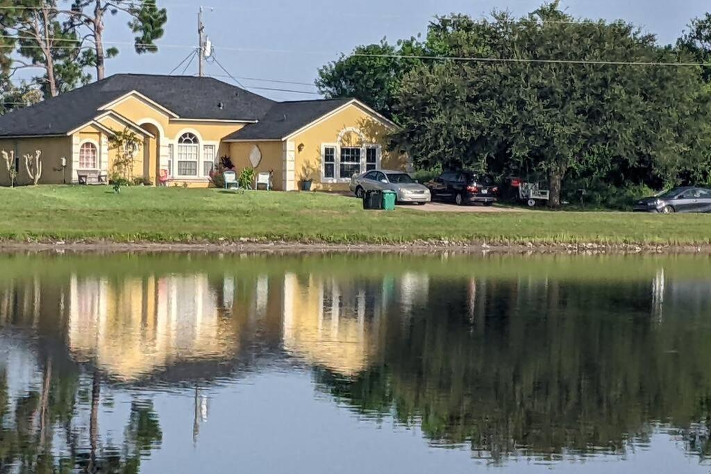 Port Saint Lucie A Little Piece Of Heaven- Peaceful Lake View Apartment- 1 Min From I95 And Turnpike Port St. Lucie Kültér fotó